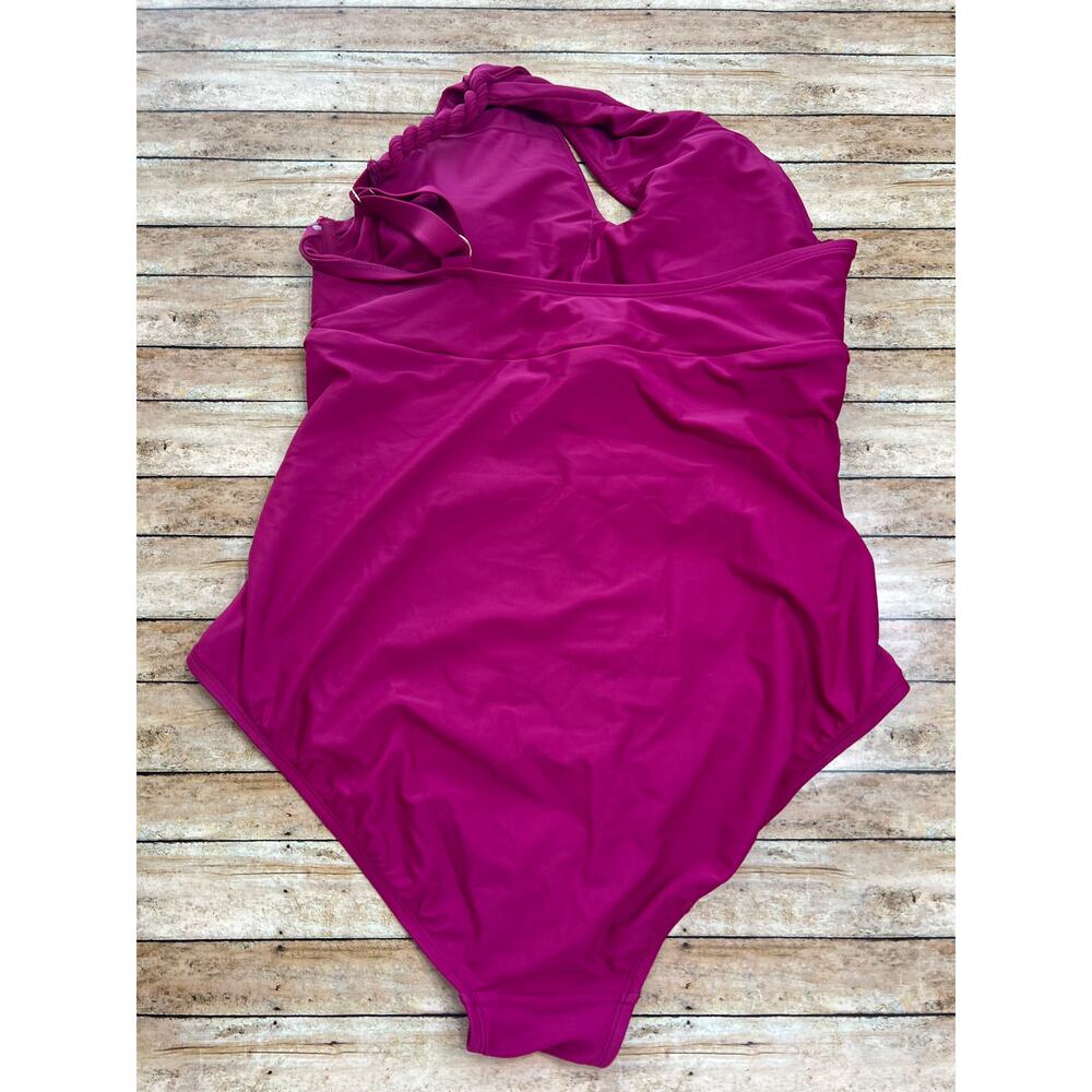 Women's One Shoulder Twist One Piece Swimsuit - Shade & Shore XL - Picture 4 of 7